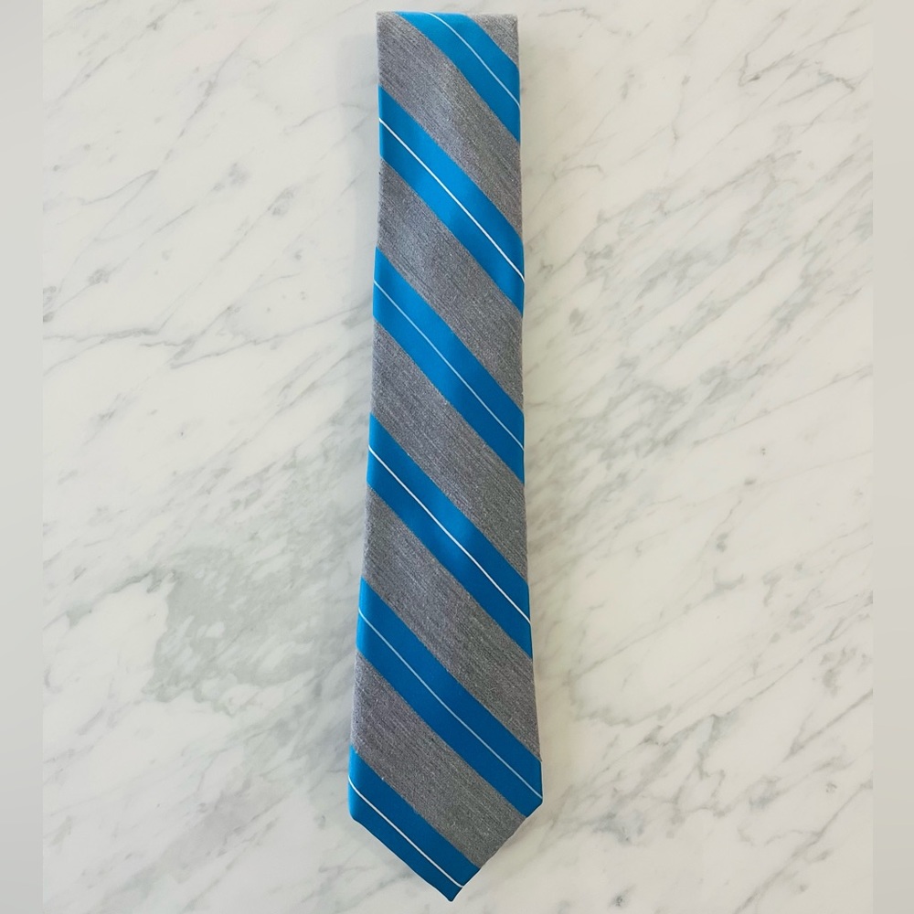 NWOT Men’s DKNY 100% Silk Tie